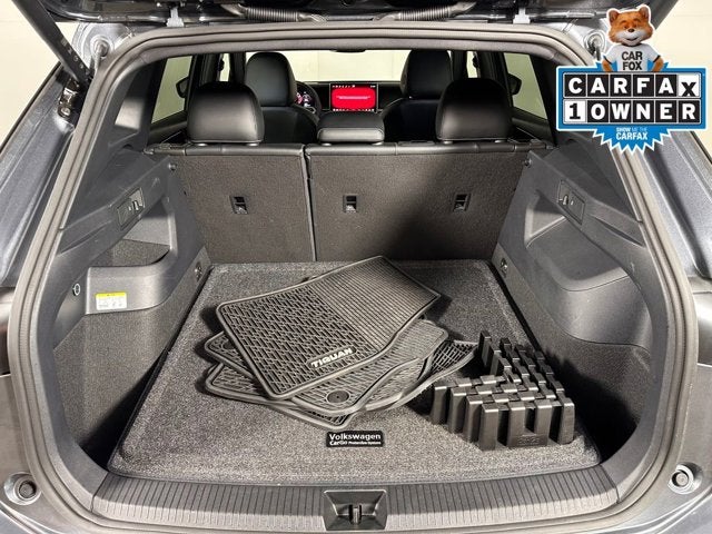 2025 Volkswagen Tiguan SE R-Line Black