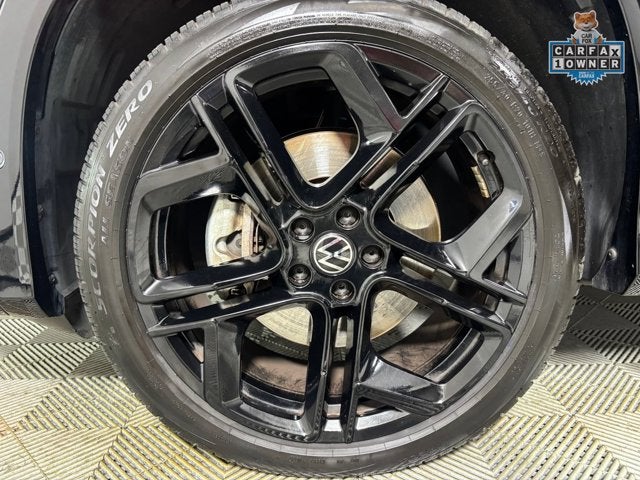 2025 Volkswagen Tiguan SE R-Line Black