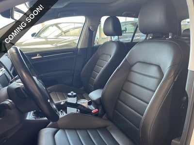 2017 Volkswagen Golf SEL