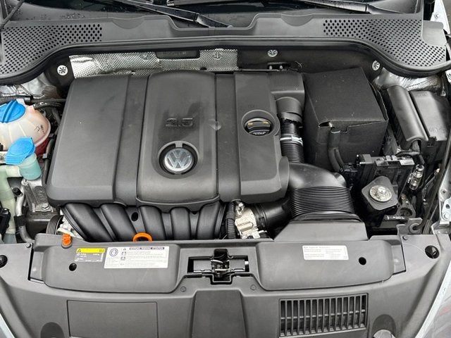 2013 Volkswagen Beetle Convertible 2.5L