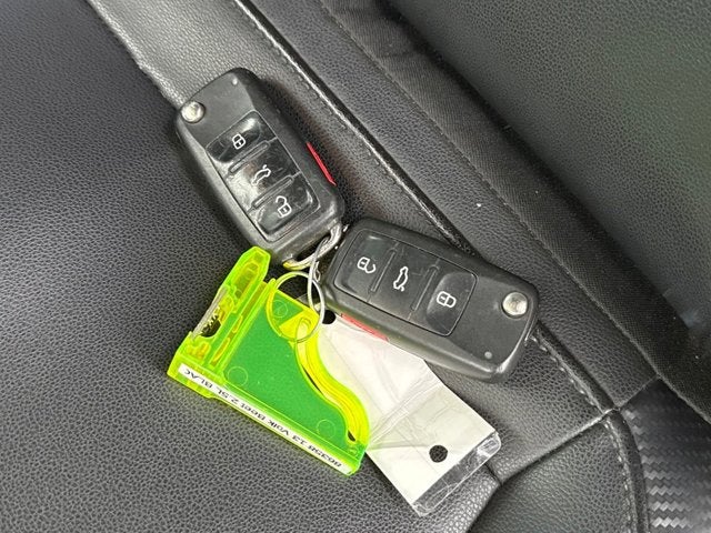 2013 Volkswagen Beetle Convertible 2.5L