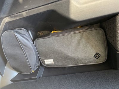 2025 Rivian R1S Adventure