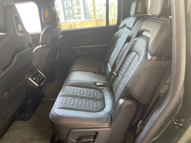 2025 Rivian R1S Adventure