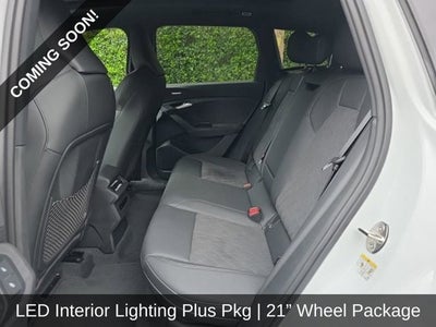 2025 Audi SQ6 e-tron Premium Plus