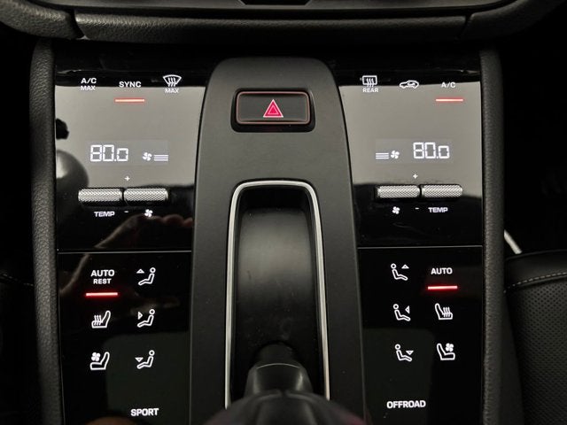 2023 Porsche Macan T