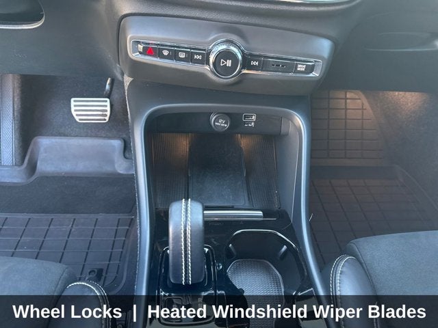 2021 Volvo XC40 R-Design