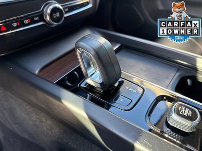 2022 Volvo XC60 Momentum